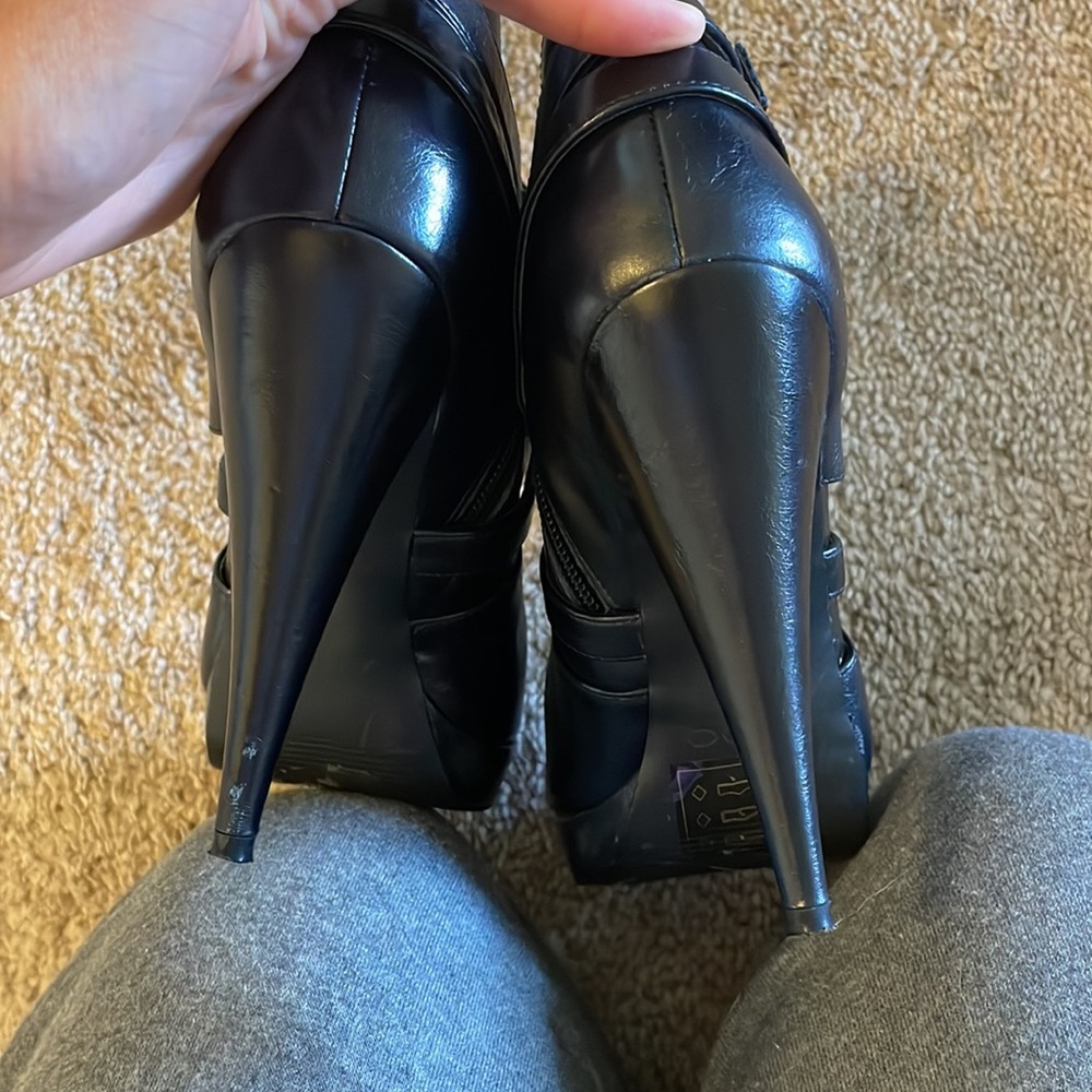 Also Racette heels - Picture 5 of 8